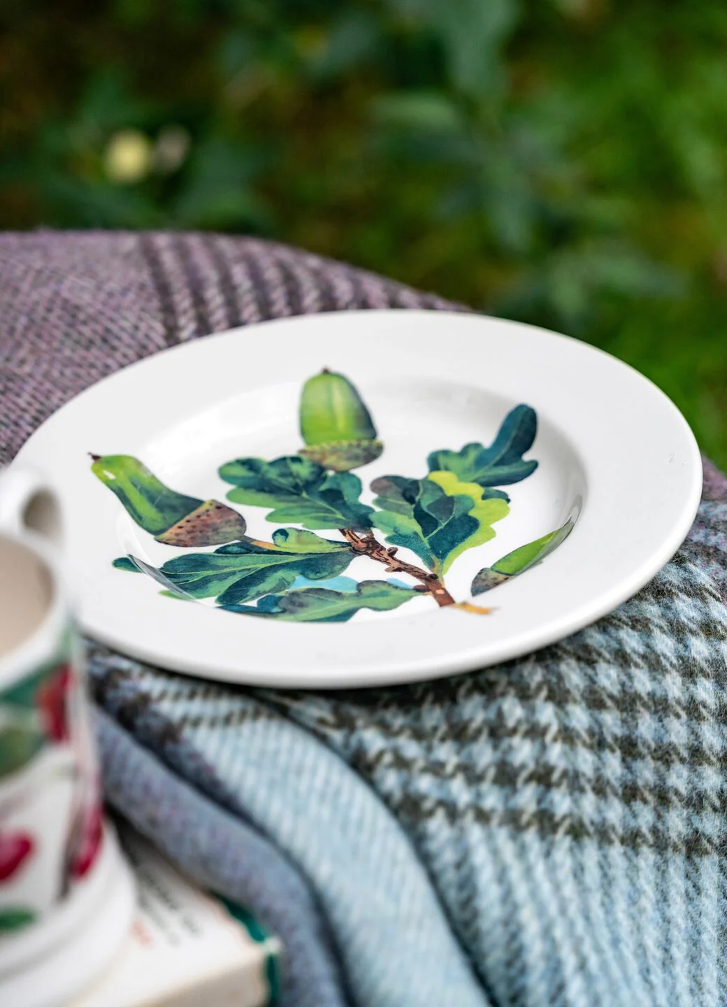 Acorns Medium Dinner Plate, 8.5 Inch