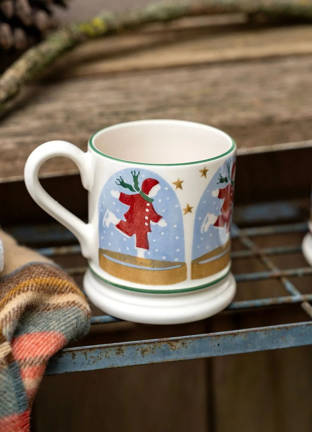 Ice Skater Snow Globe 1/2 Pint Mug - Image 7